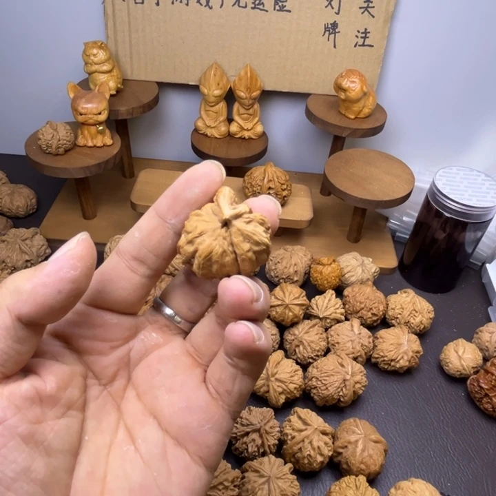 刚***好桃核吊坠一根筋楼子