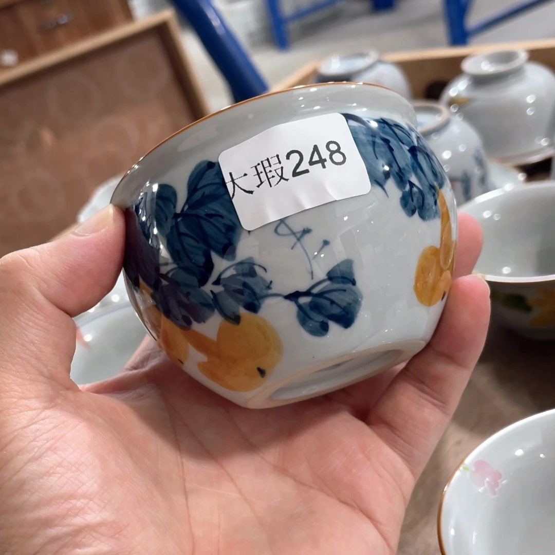 釉下手绘茶具微瑕