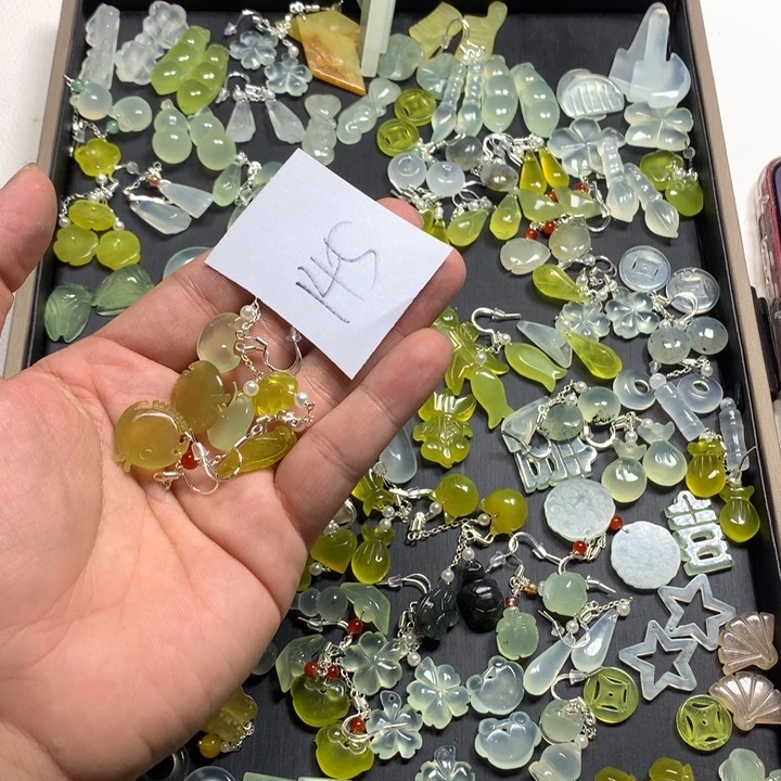 歌***缘蛇纹石玉合金发饰