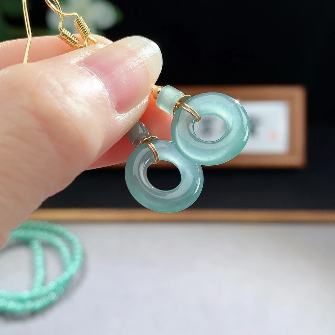 未镶嵌手镯（圆镯）翡翠