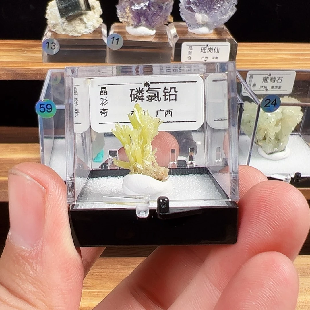 查罗石珠宝半成品合金小****?