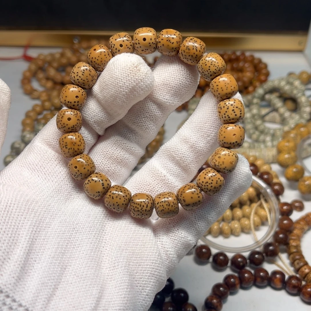 星月菩提吊坠1110深色奶油皮陈籽老型