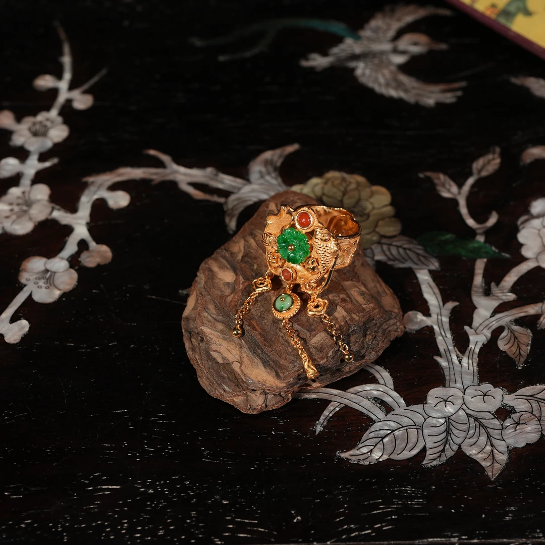 2.19香港王老板-翡翠镶嵌戒指w1533