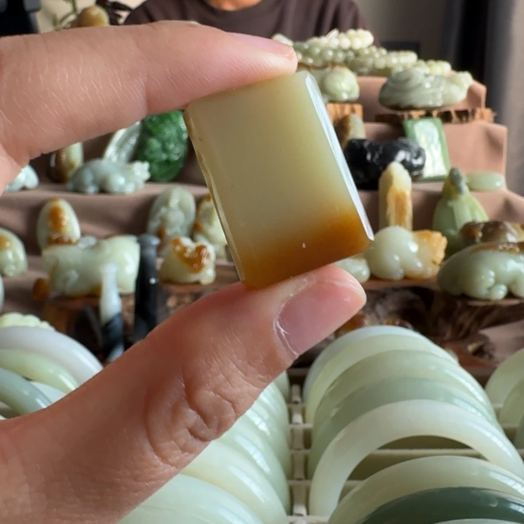 和田玉（糖玉）未镶嵌挂件