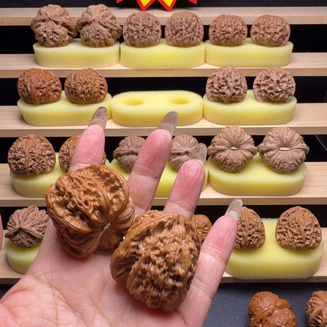 随***6文玩核桃吊坠41尺三角白