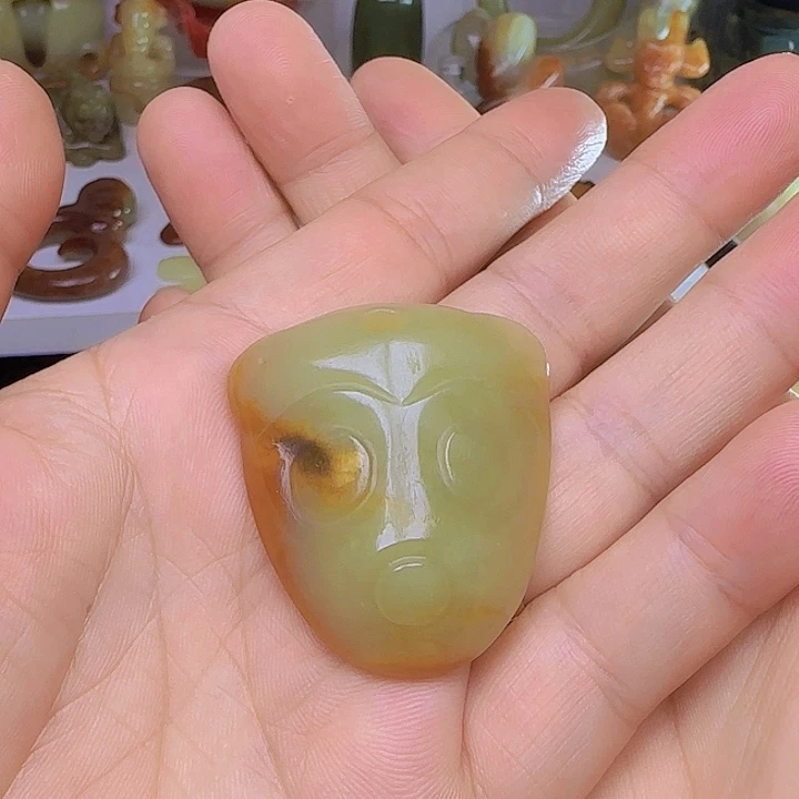 颈饰未镶嵌和田玉