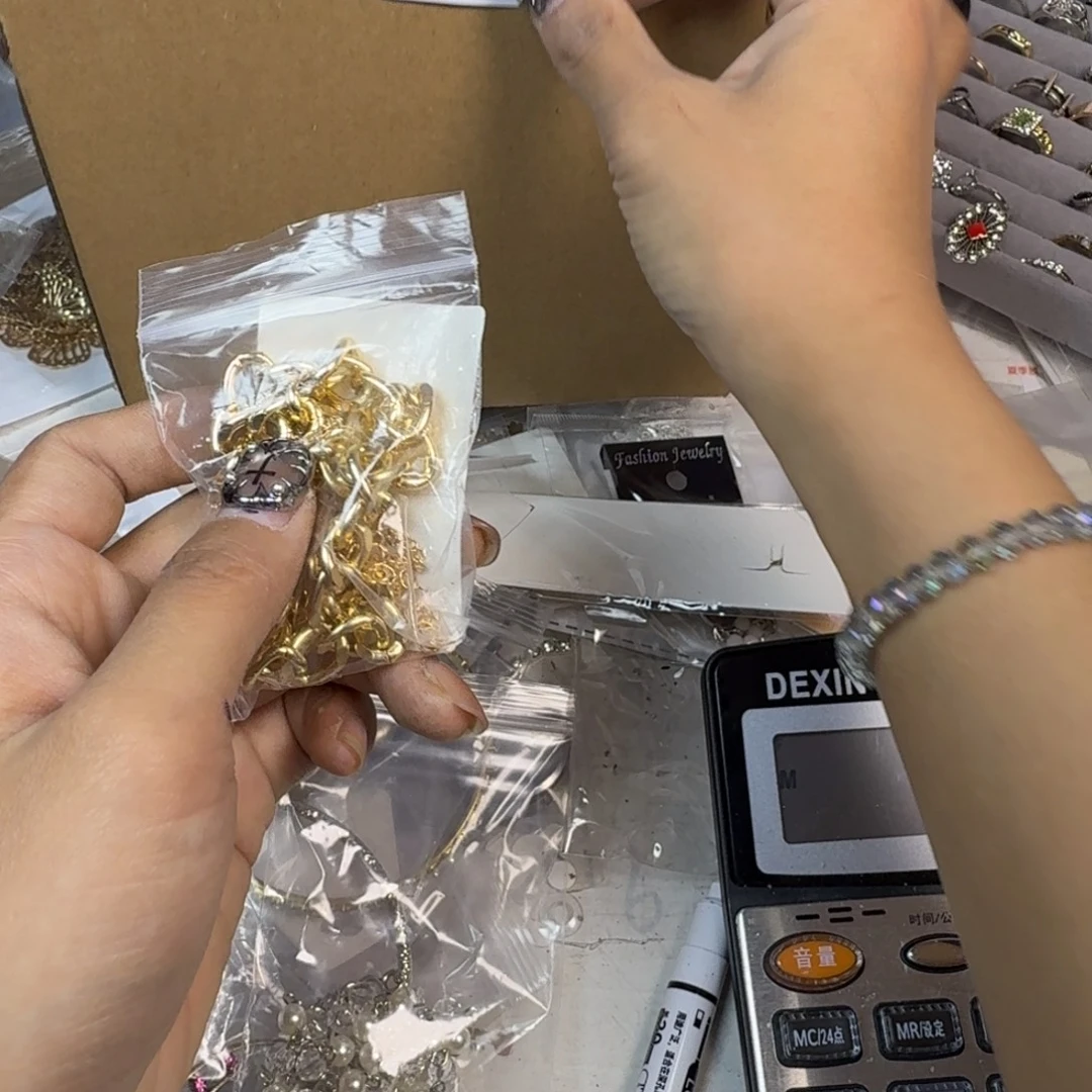 琉璃钛钢合金媛媛