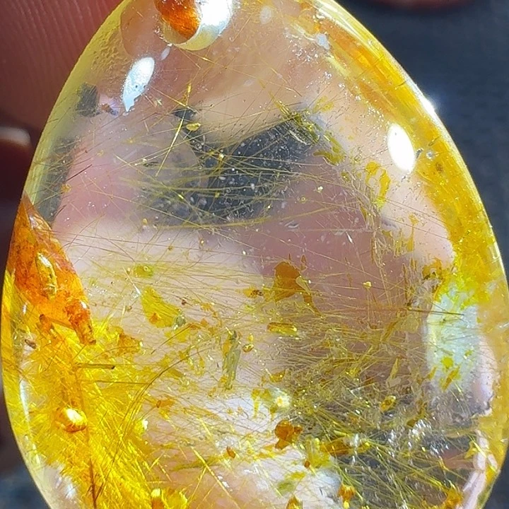 未镶嵌颈饰水晶?*豆