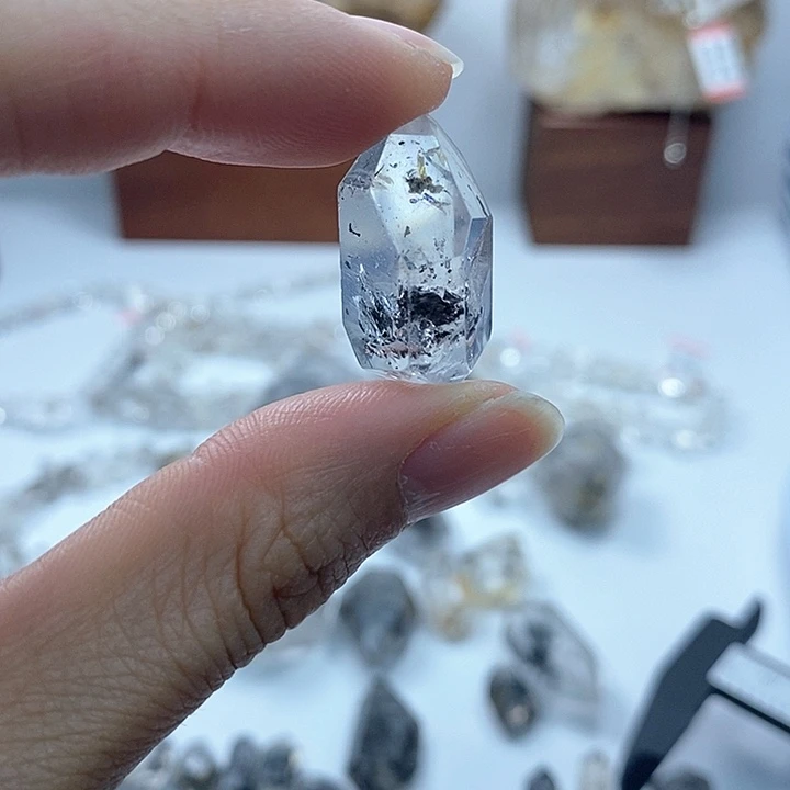 水晶颈饰未镶嵌彩虹晶中晶