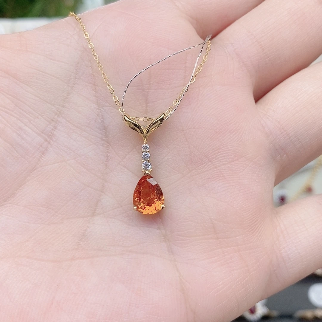 吊坠(赠链)银S925镶嵌石榴石（芬达石）