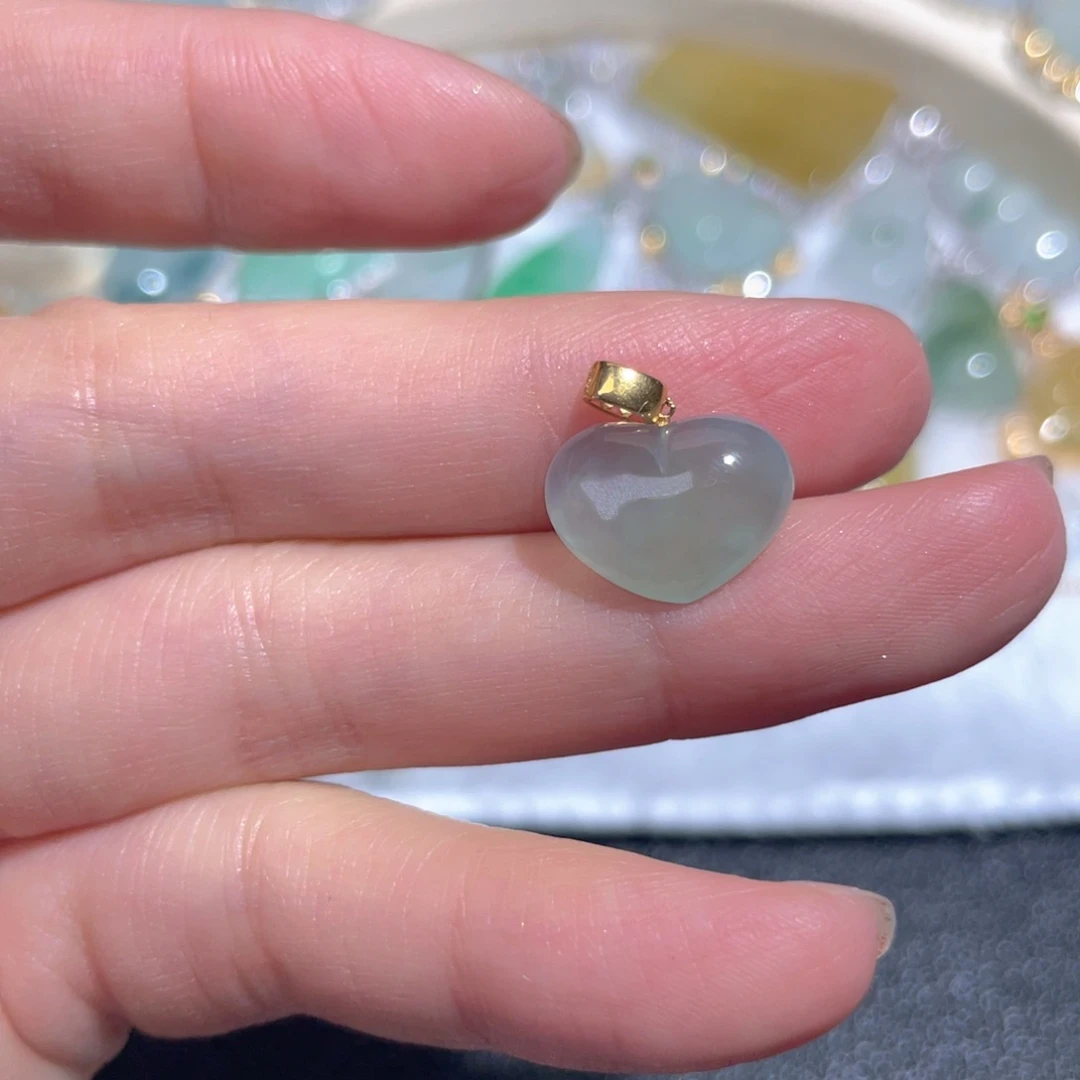 翡翠颈饰18K金镶嵌翡翠