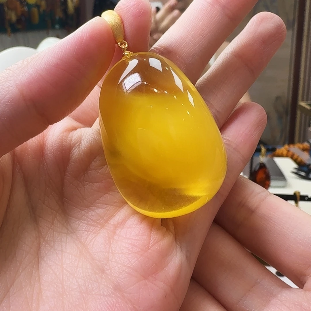 琥珀未镶嵌颈饰吊坠