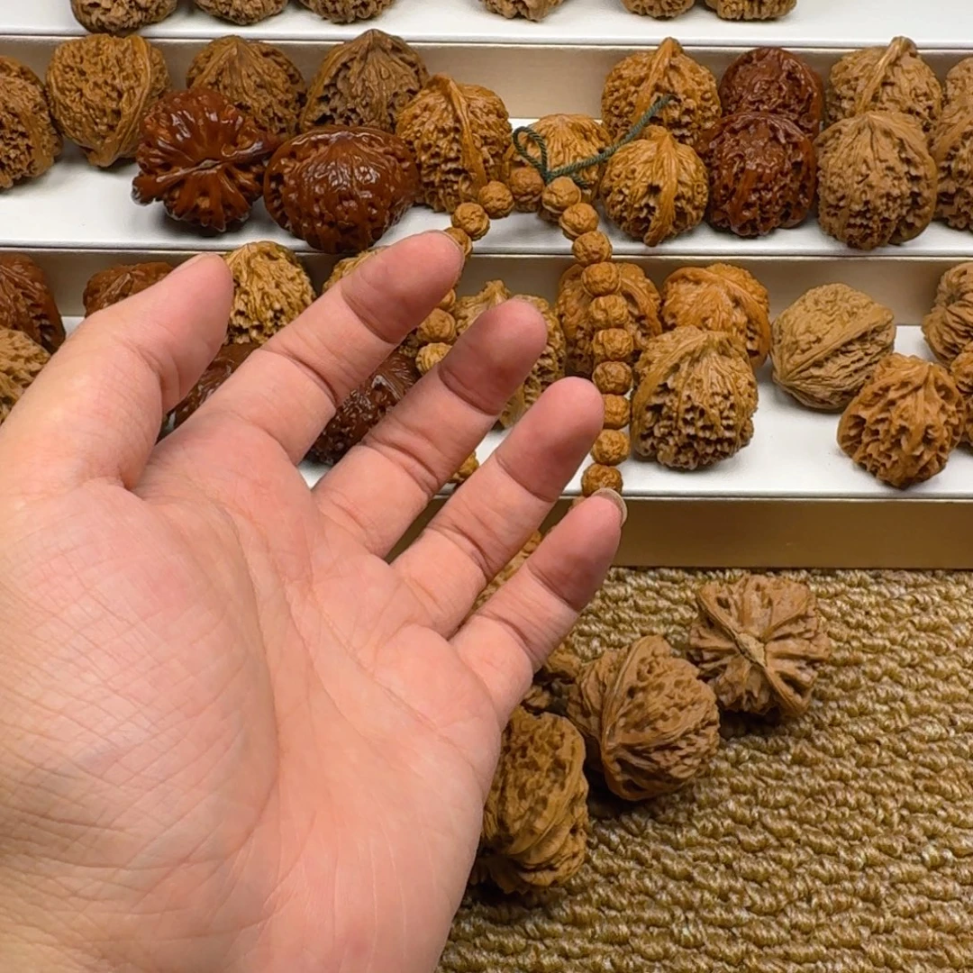 文玩核桃吊坠猴头