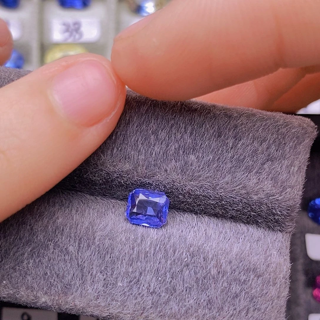 裸石蓝宝石CGRL证书无烧VB矢车菊1.00ct/0152