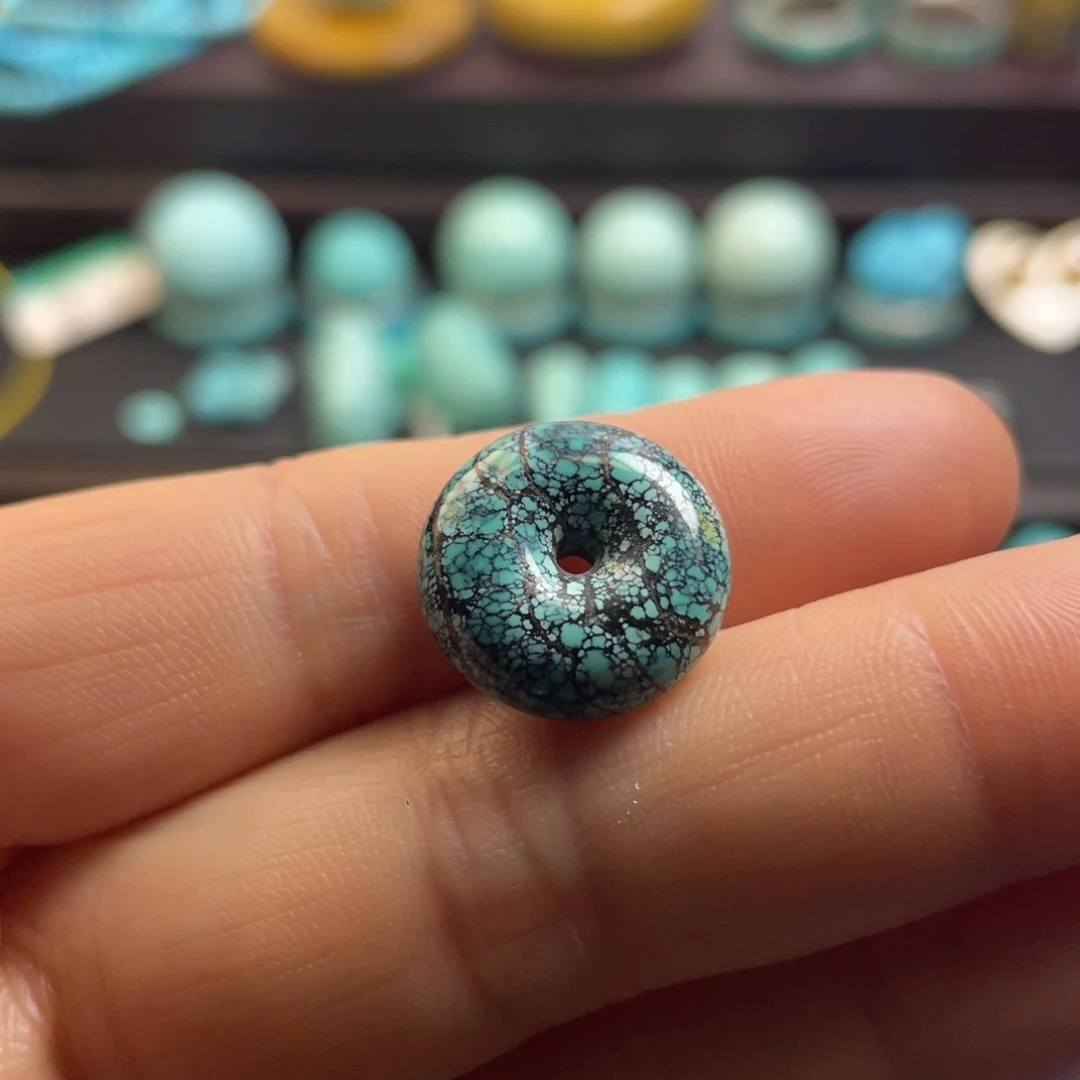 绿松石颈饰未镶嵌