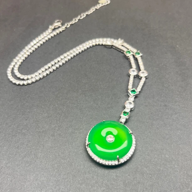 时尚天然满绿玉髓平安扣套链豪镶满钻锁骨链