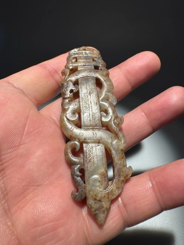 战国晚期风格精品和田白玉红沁螭龙佩挂件吊坠