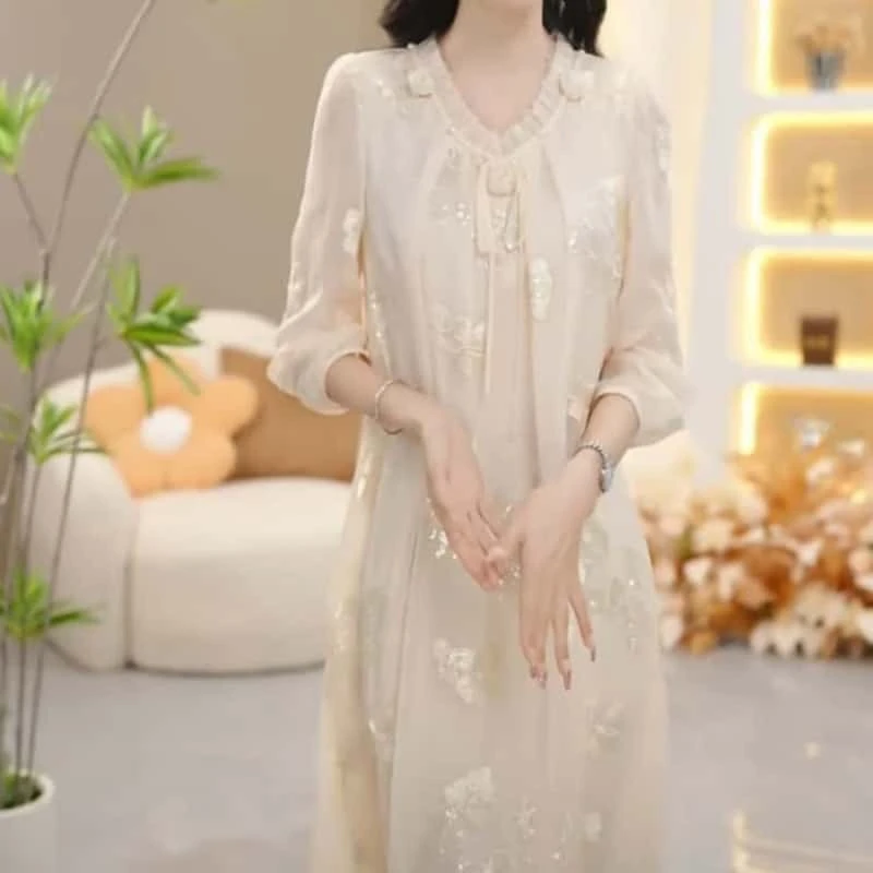 春季新款大码宽松休闲高端轻奢时尚优雅女装减龄遮肚小个子连衣裙