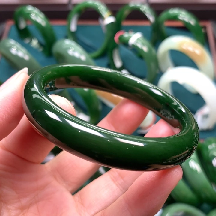未镶嵌手镯和田玉（碧玉）