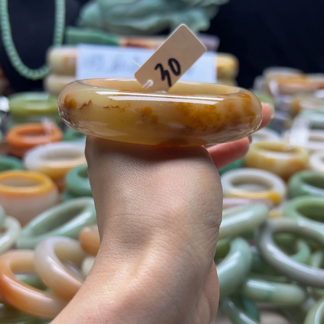 石英岩玉手镯未镶嵌