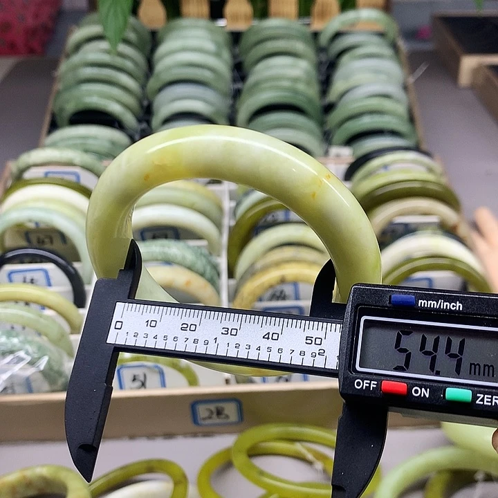 未镶嵌蛇纹石玉手镯59