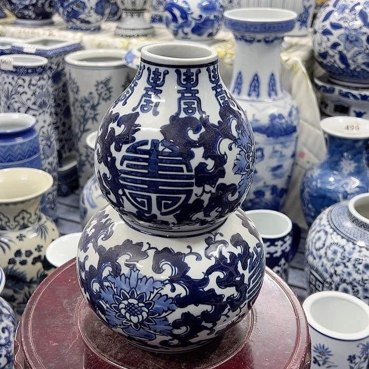 摆件手工手绘高温釉下彩，摆件，葫芦花瓶，小微瑕