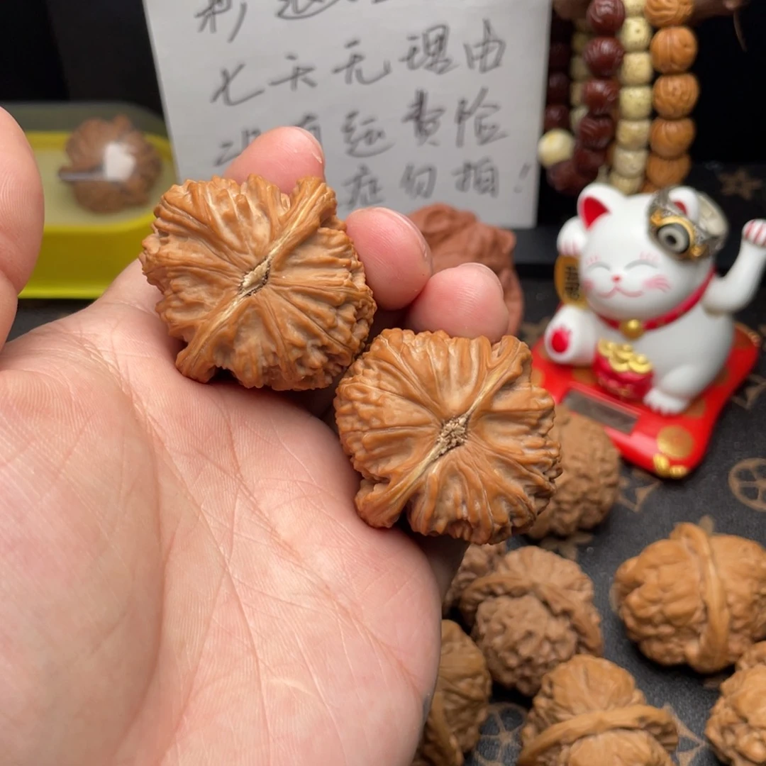 核桃把件等****名40全品白狮子