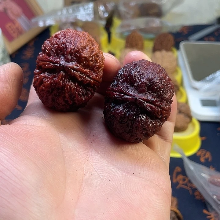 把件文玩核桃10七彩珊瑚球45