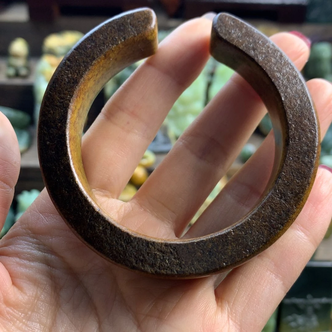 岫岩河磨玉（透闪石质玉）挂件未镶嵌喝*杯