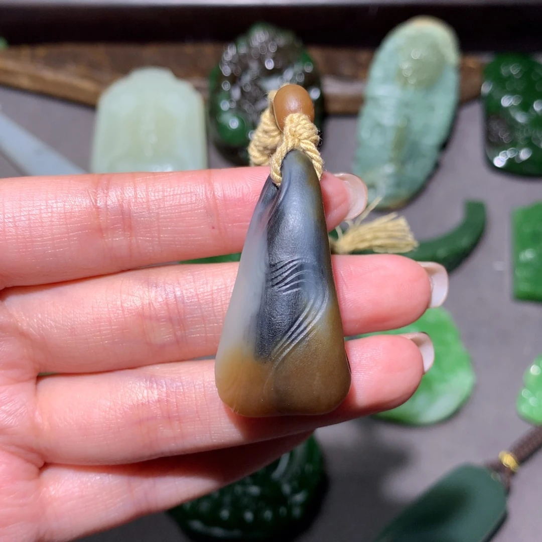 和田玉颈饰未镶嵌