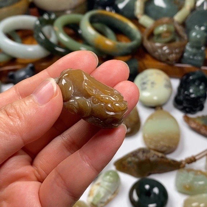 和田玉（糖玉）未镶嵌手镯