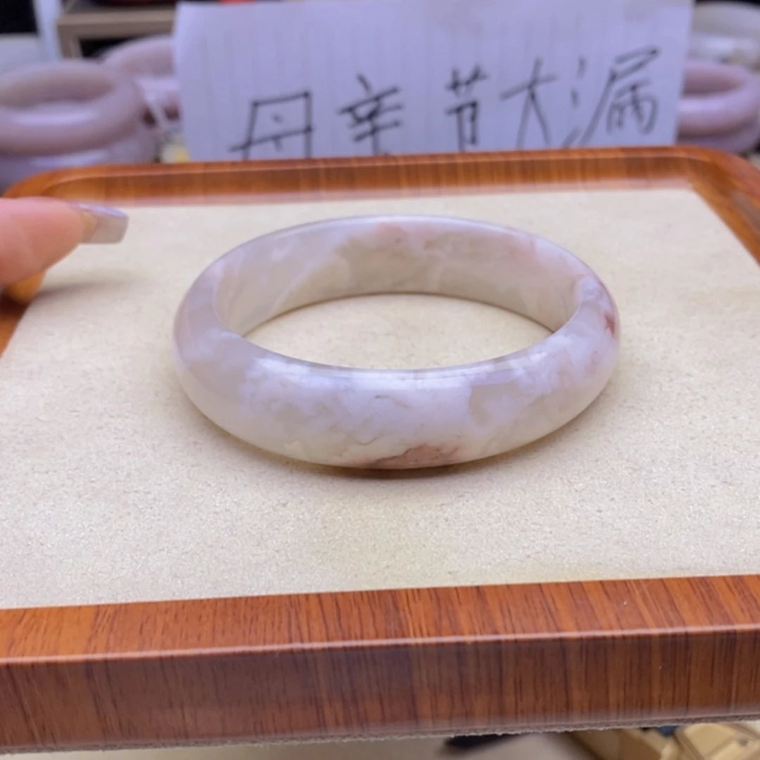 【闪购商品】石英质玉手镯未镶嵌