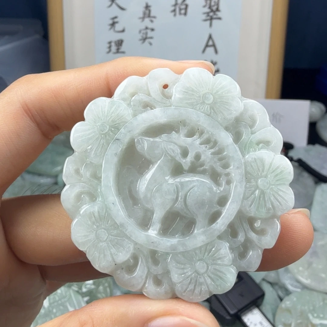 翡翠未镶嵌颈饰翡翠