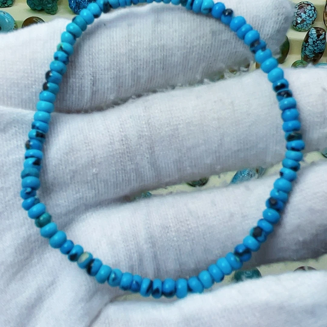 绿松石颈饰未镶嵌