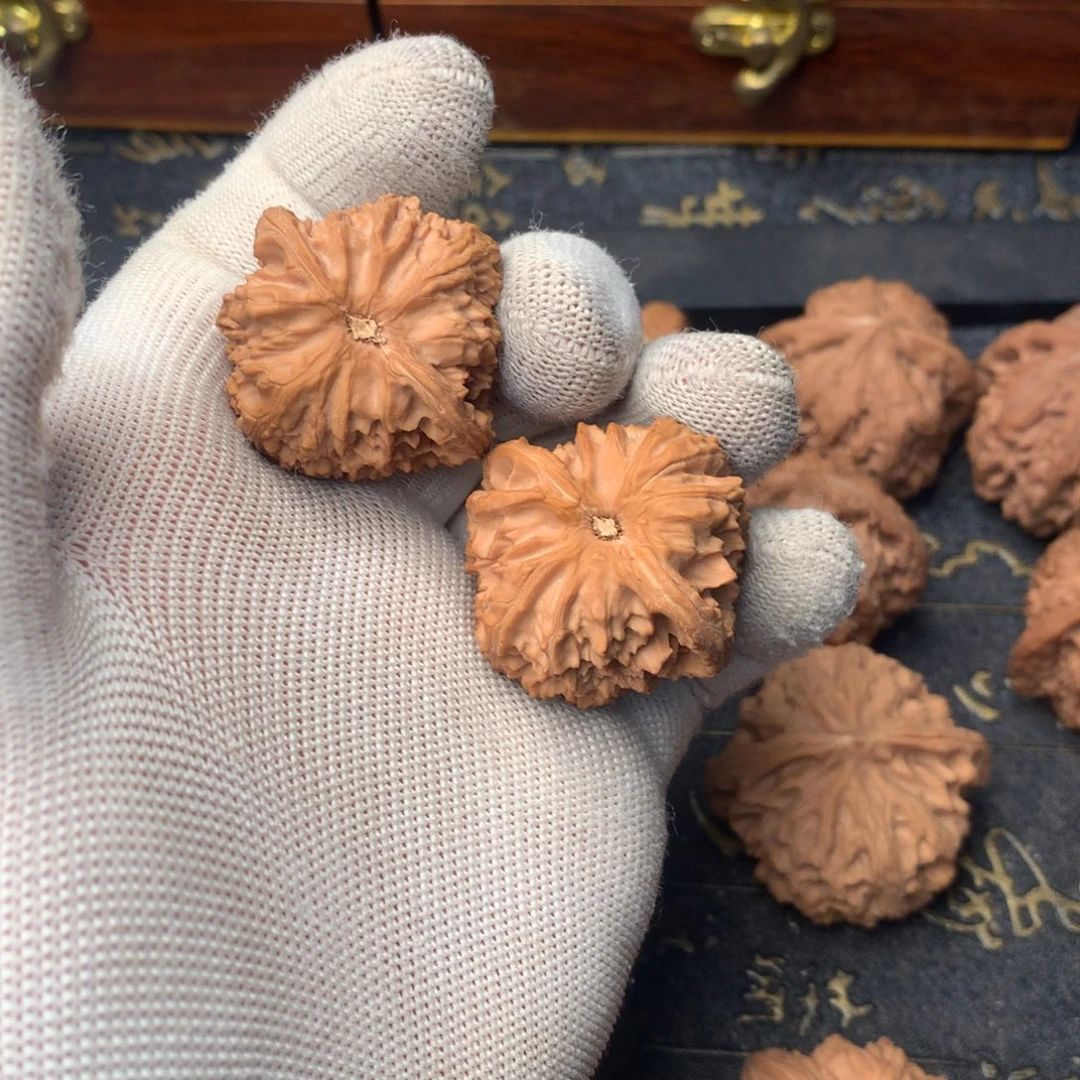 吊坠猴头核桃文玩核桃白狮子36