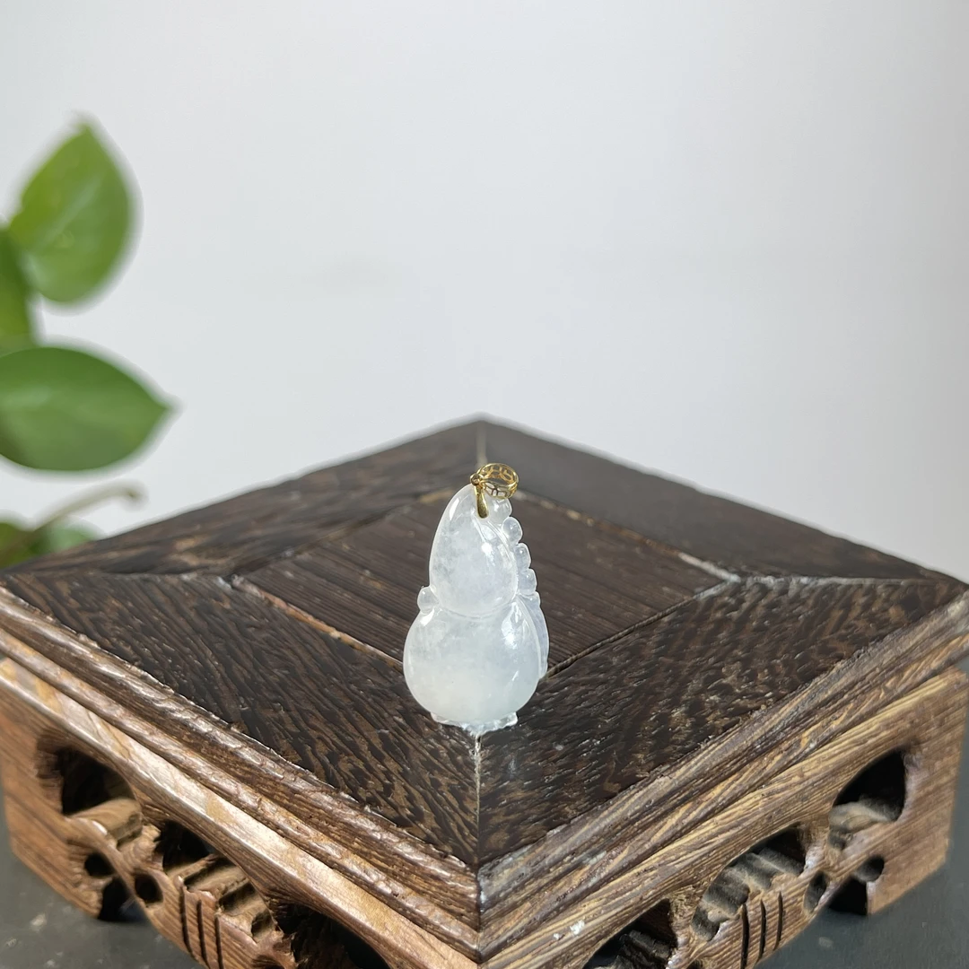 JTW08-014 天然缅甸A货翡翠  18K扣葫芦