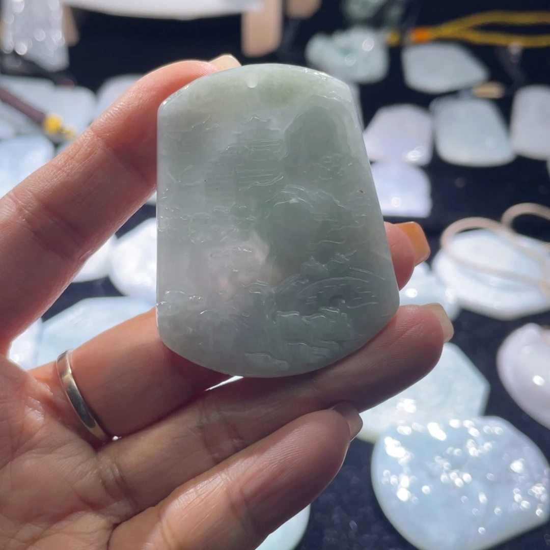 薰***草翡翠未镶嵌颈饰山水