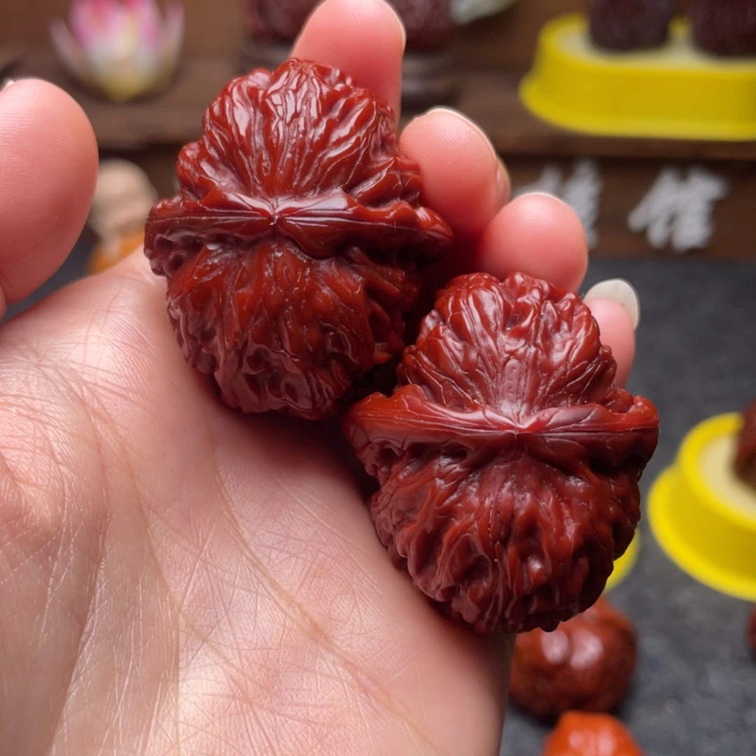 文玩核桃吊坠文玩核桃 手把件 白狮子 37