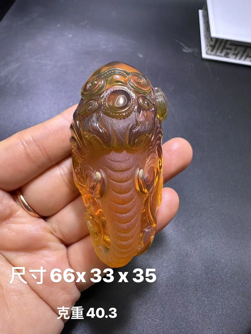缅甸天然蓝珀大师工精工雕刻象神挂坠