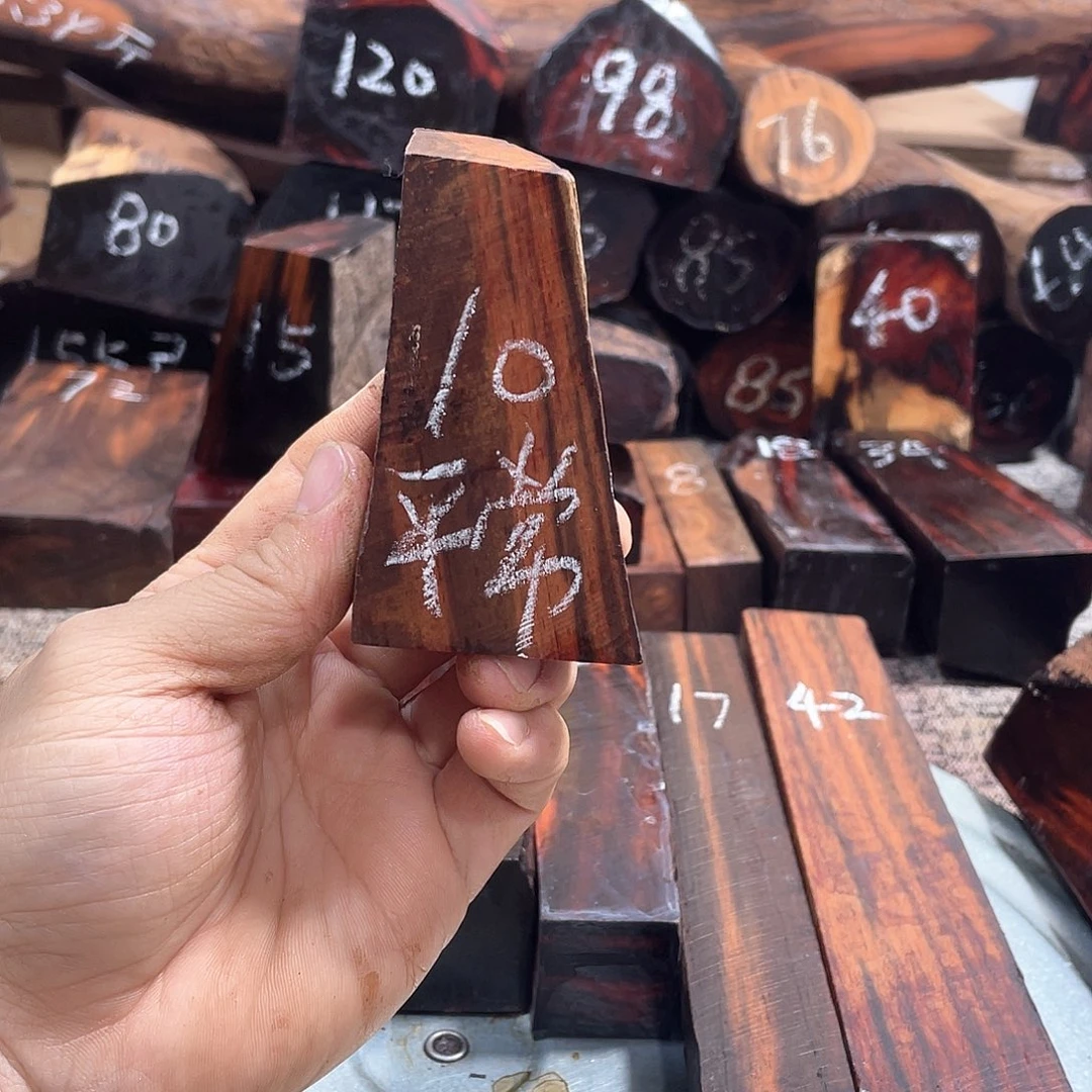 交趾黄檀（大红酸枝）