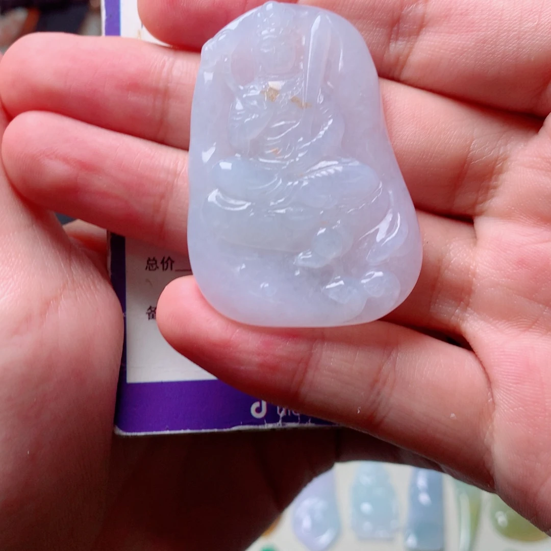 翡翠未镶嵌颈饰虚空