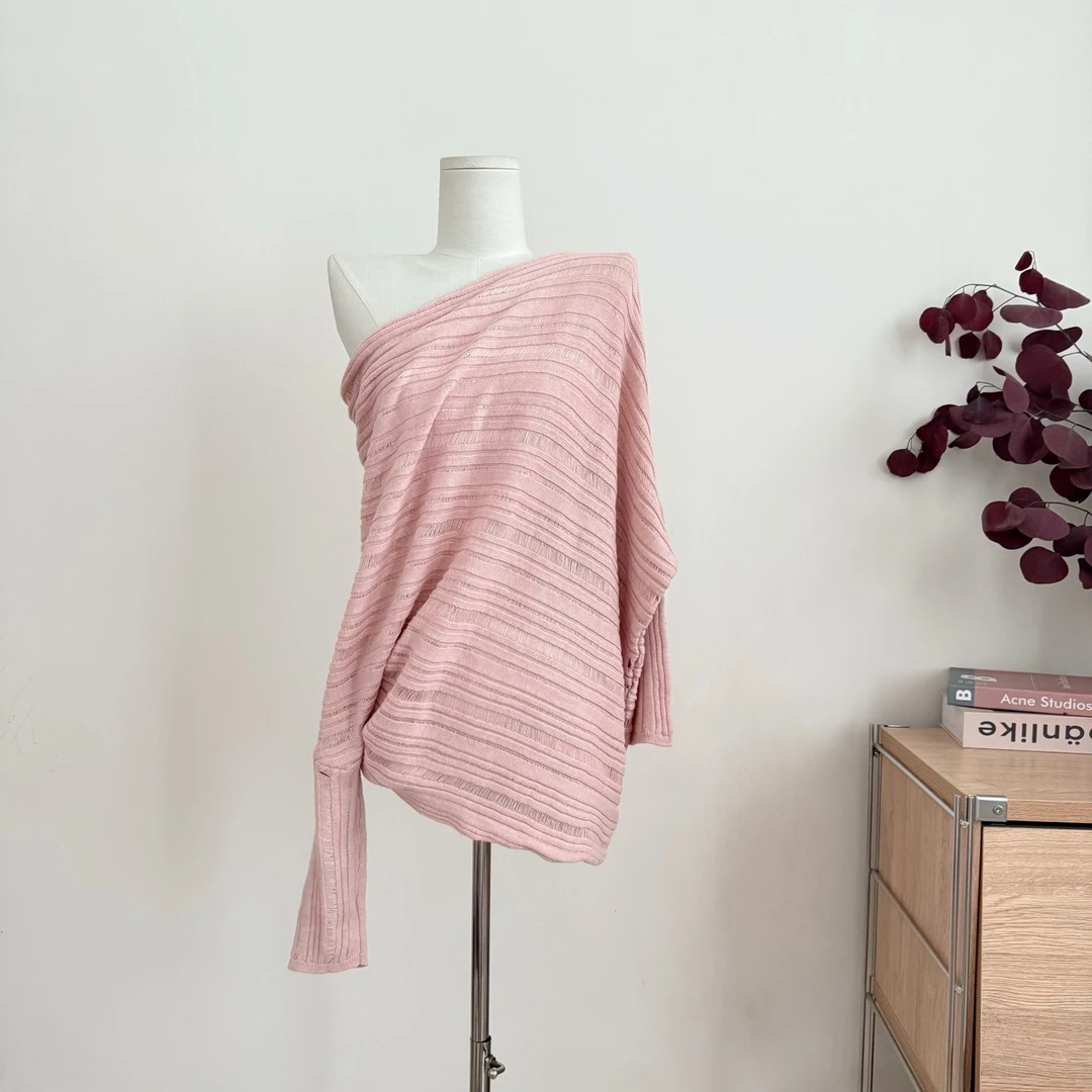 轻奢网红款粉桃奶芙慵懒风粉色针织衫女设计肌理感套头露肩上衣