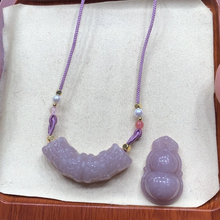 石英质玉颈饰合金小*儿