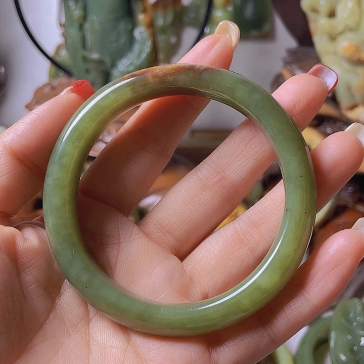 未镶嵌岫岩河磨玉（透闪石质玉）把件汇*閣