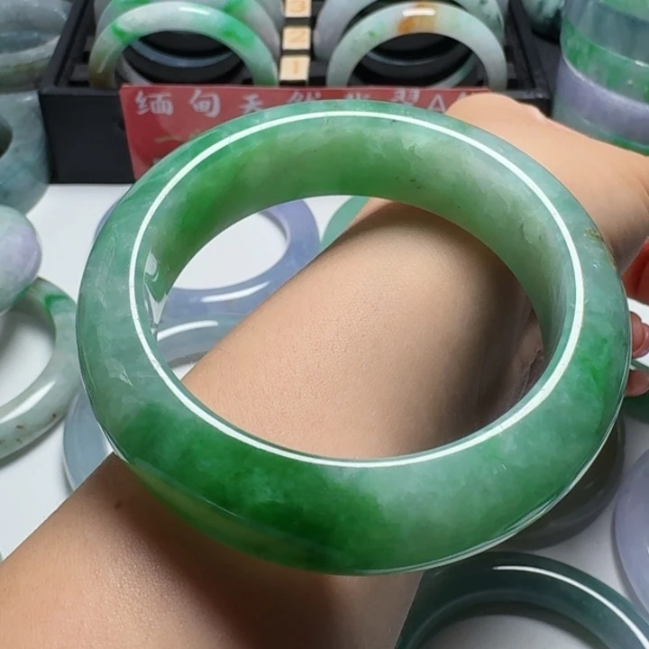 翡翠手镯未镶嵌缅甸天然翡翠手镯A货54.2正圈阳绿有纹瑕