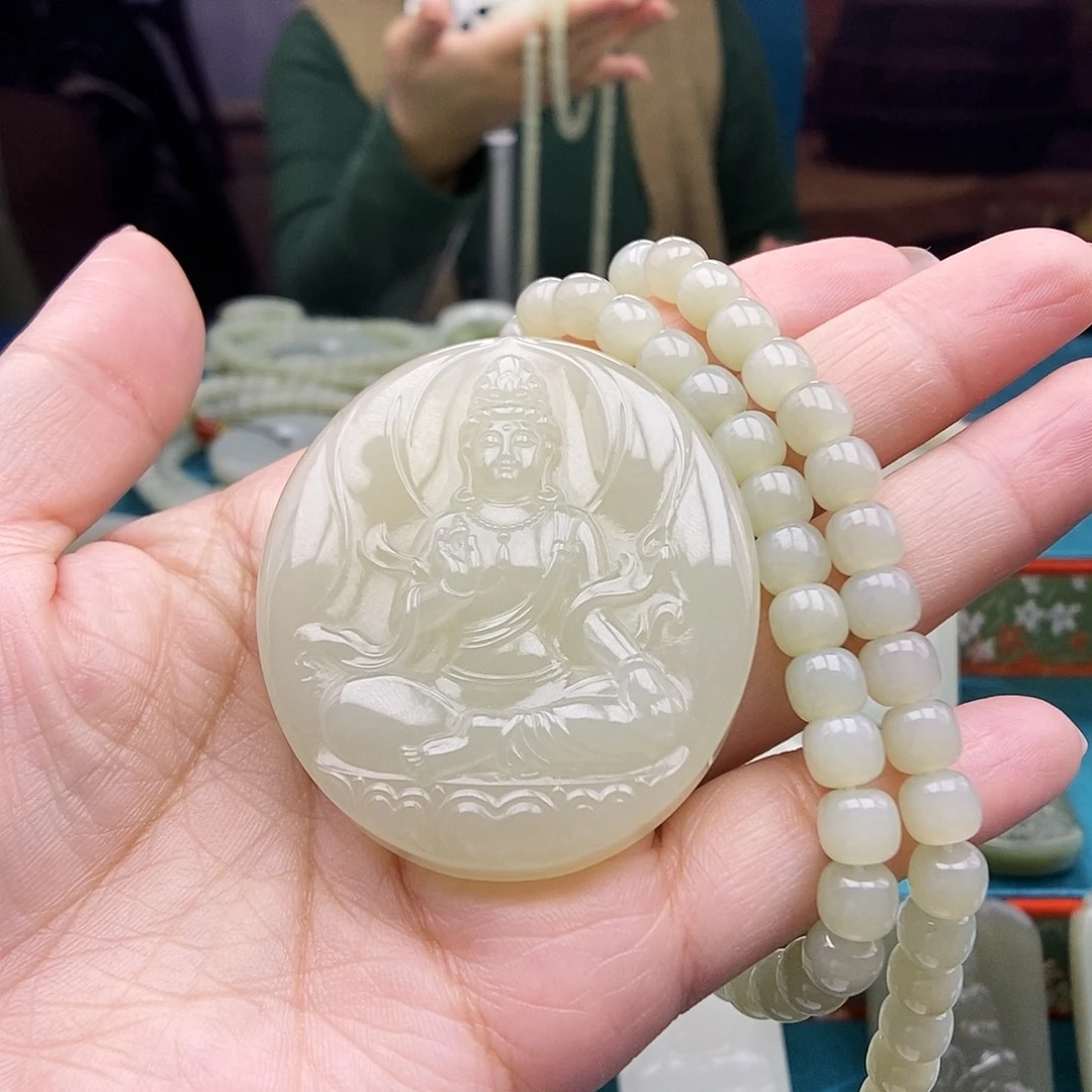 和田玉未镶嵌颈饰飘带观音