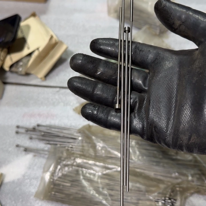 10根细冲头磨具钢