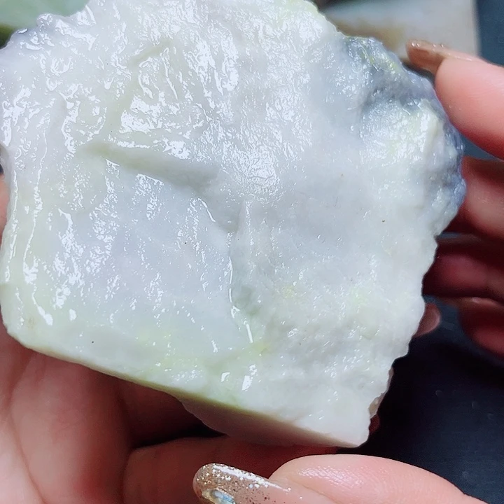 和田玉（糖玉）未镶嵌珠宝奇石