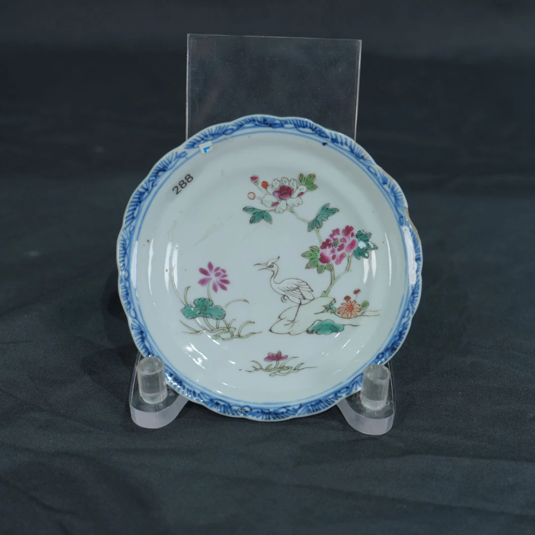 粉彩一 路连科花口小碟