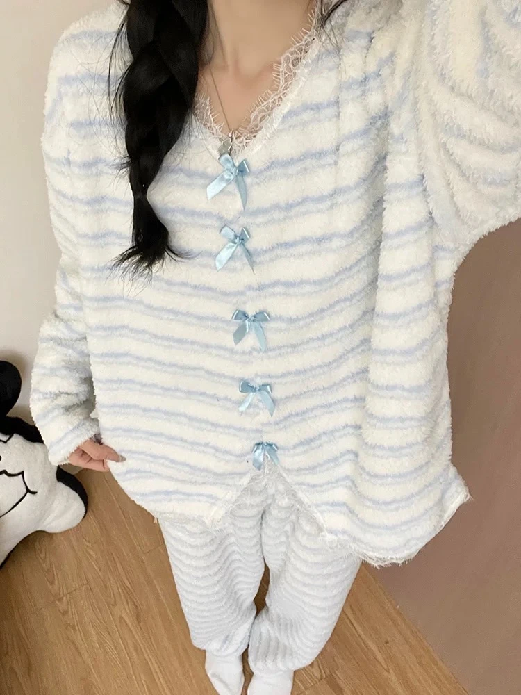 睡衣女秋冬款加厚加绒半边绒可外穿甜美少女条纹珊瑚绒家居服套装